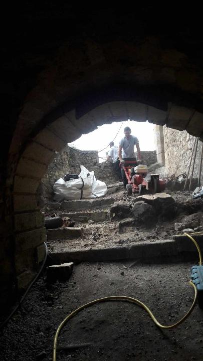 Travaux sans autorisation dans les souterrains du chateau classé 4